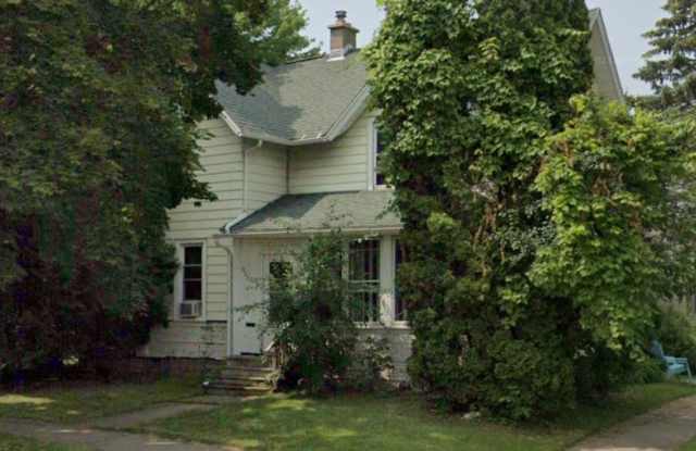 802 West Franklin Street/305 N. Locust St. - 802 photos photos