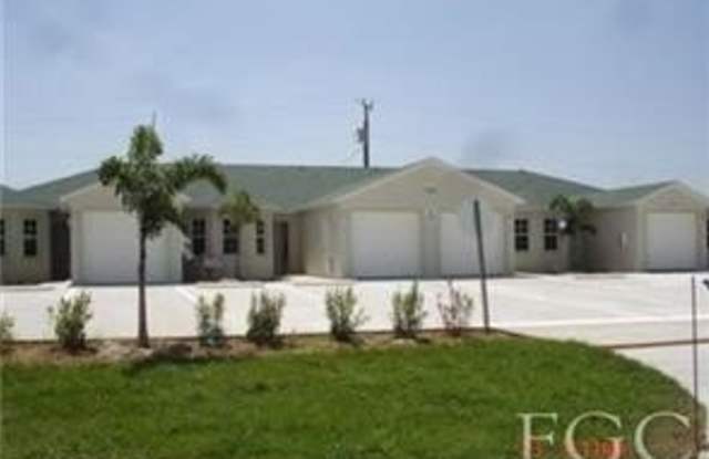 1032 SE 11th Street unit: 2 photos photos