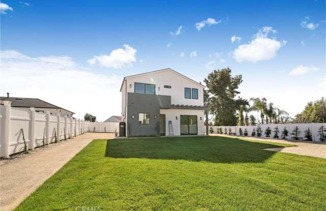 13457 Bradley Avenue photos photos