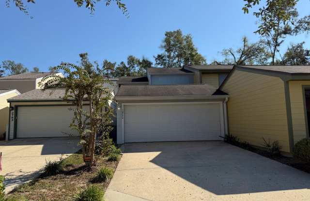 Townhome Off The Parkway With 2 Car Garage photos photos