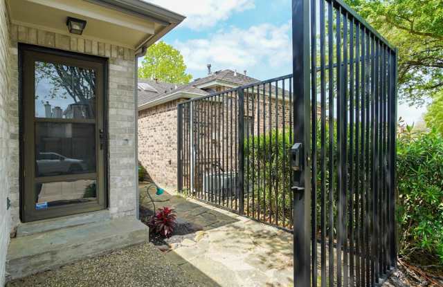1904 Hunters Trace Street Gallery 4