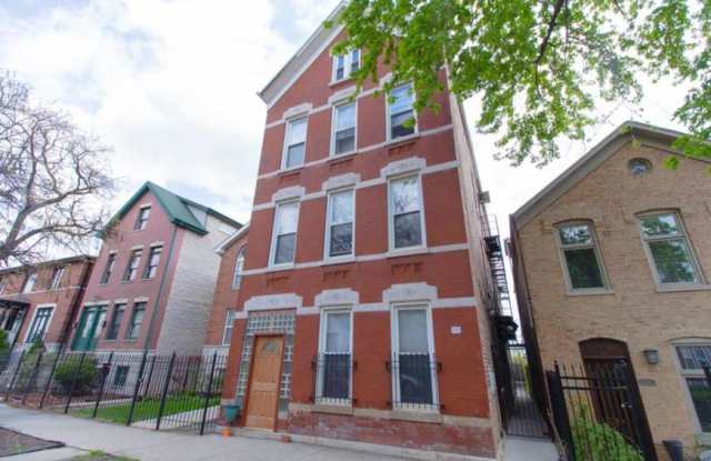 2039 North Honore St. photos photos