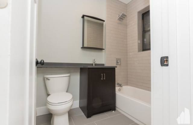 4419 N Wolcott Gallery 2