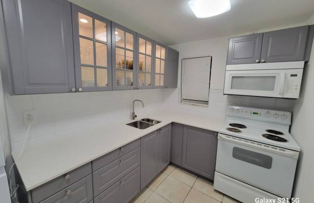 Spacious 1 Bedroom/1,5 Bathroom furnished apartment near the beach, shops and restaurants photos photos
