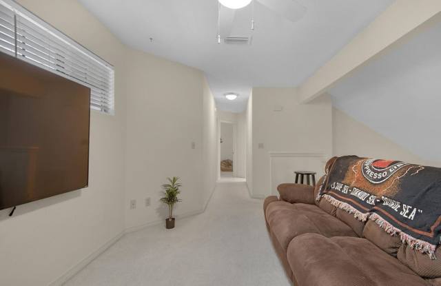 407 Parkwood Place photos photos