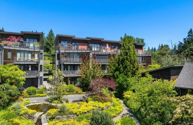 High-End Vineyard Lane Condominium Gallery 1