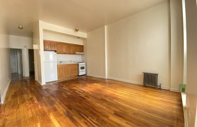 590 Franklin Avenue Gallery 2