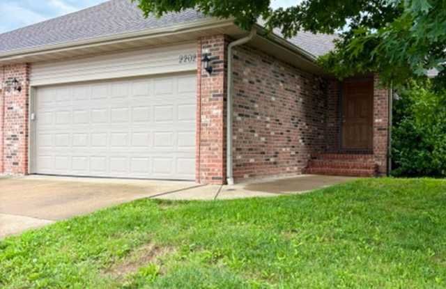 Ozark~ 4 bedroom walkout basement duplex for rent! photos photos