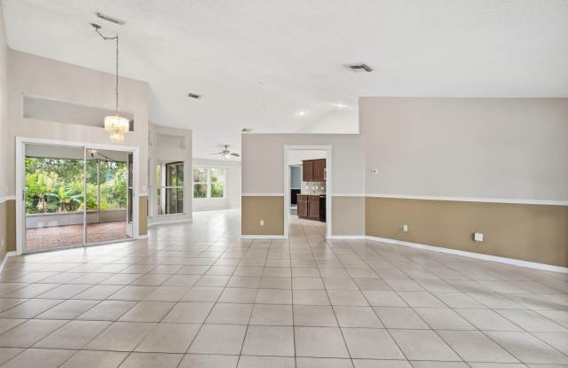 1206 SW Emerald Avenue Gallery 4