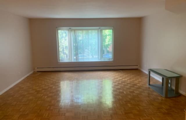 1604 W Farwell Ave - 1604 West Farwell Avenue, Chicago, IL 60626
