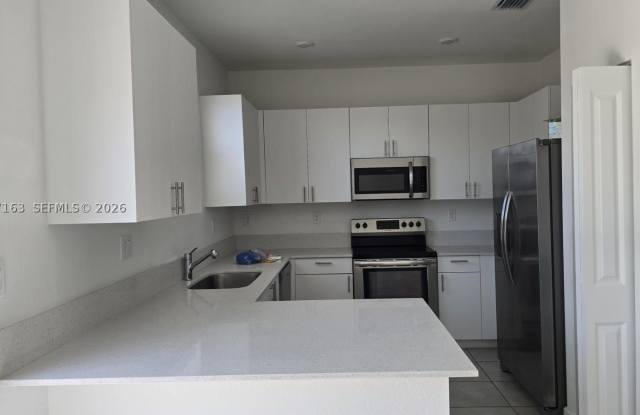 11910 SW 247th Ter Gallery 4