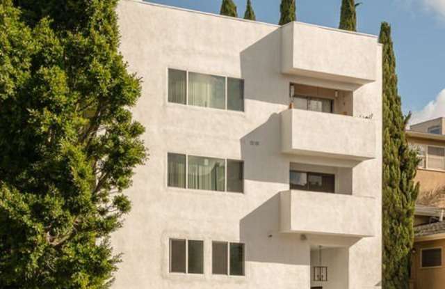 1610 S Beverly Glen Blvd Gallery 2