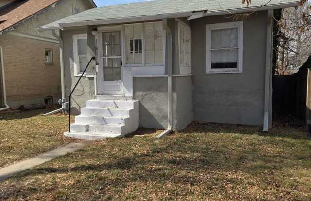 Spacious Denver Home with Convenient Location!!  3 MONTH LEASE ONLY!!!! Gallery 1