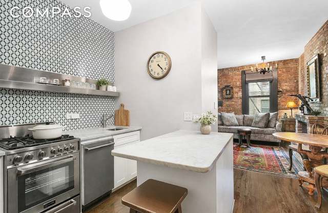 138 West 10th Street photos photos