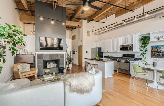 1670 N Claremont Avenue Gallery 4