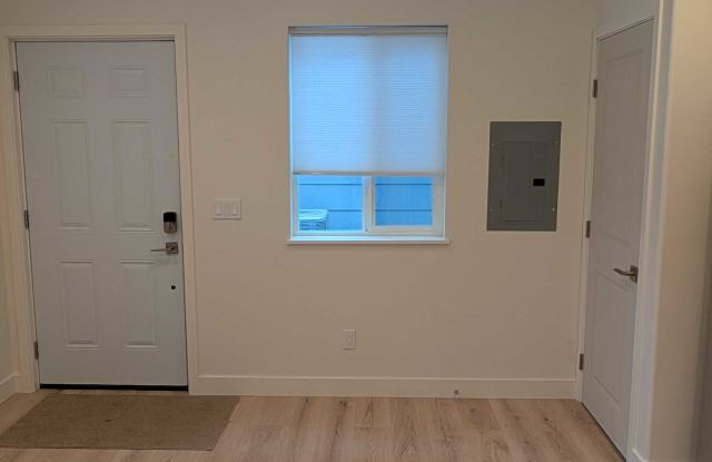 1725 Spur Ridge Lane Gallery 2
