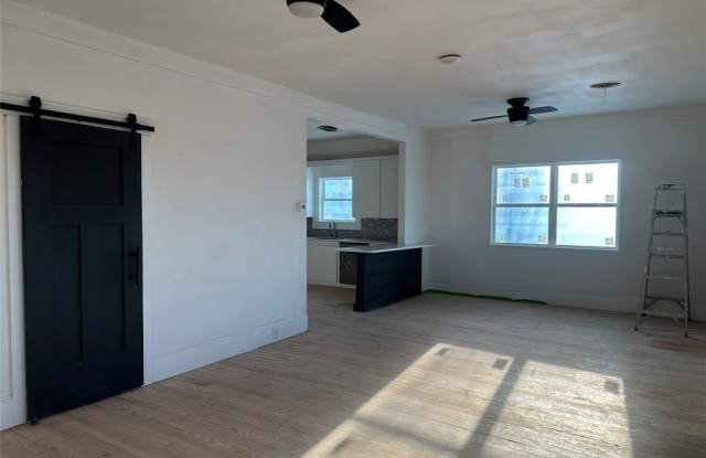 405 E College Street Gallery 3