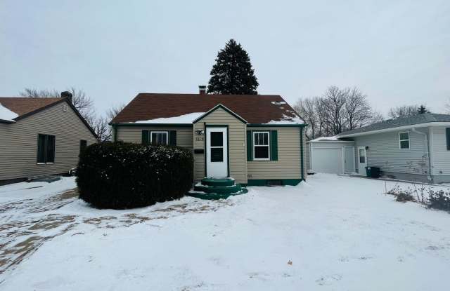 Beautiful 3 Bedroom 2 Bathroom House photos photos