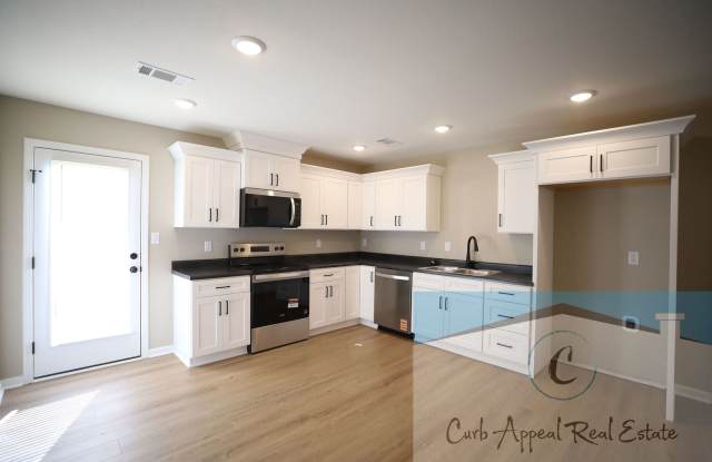 Beautiful new construction 3 bed / 2 bath home - Lake City Gallery 4