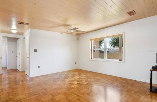 1012 W FAIRBANKS AVENUE Gallery 3