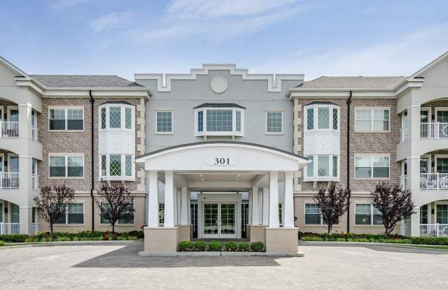 301 Franklin Avenue - 301 Franklin Avenue, Garden City, NY 11530