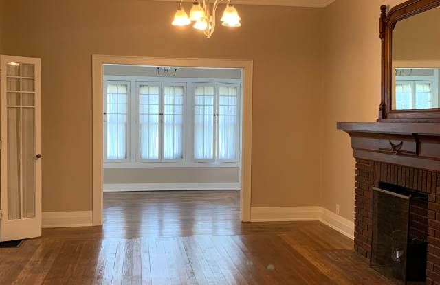 Large 4 bedroom student housing photos photos