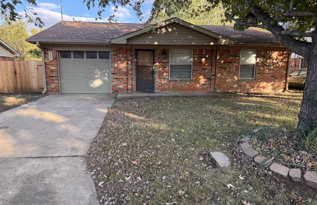 309 Liza Lane - 309 Liza Lane, Tecumseh, OK 74873