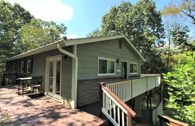Wonderful Haw Creek Rental - Lawncare Included! - 31 Arco Road, Asheville, NC 28805