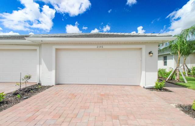 ** NEW CONSTRUCTION ORANGE BLOSSOM GROVES VILLAS ** 2 BEDROOMS\2.5 BATHROOMS UNFURNISHED ANNUAL HOME - MEDIUM DOG FRIENDLY ** photos photos