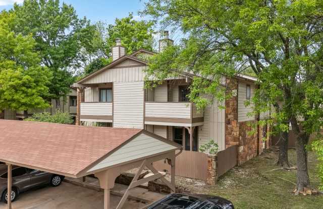 Cozy 2 Bedroom Condo located in the South Tulsa - 6522 South Memorial Drive, Tulsa, OK 74133