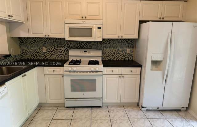 7909 Sanibel Dr Gallery 1