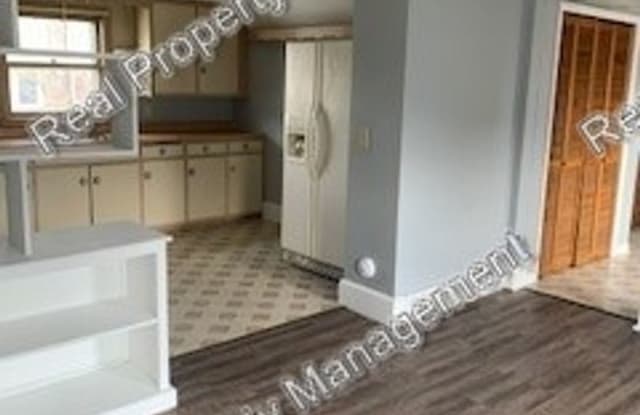 114 East North Street - 114 E North St, Crown Point, IN 46307