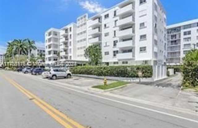 1075 92nd St photos photos