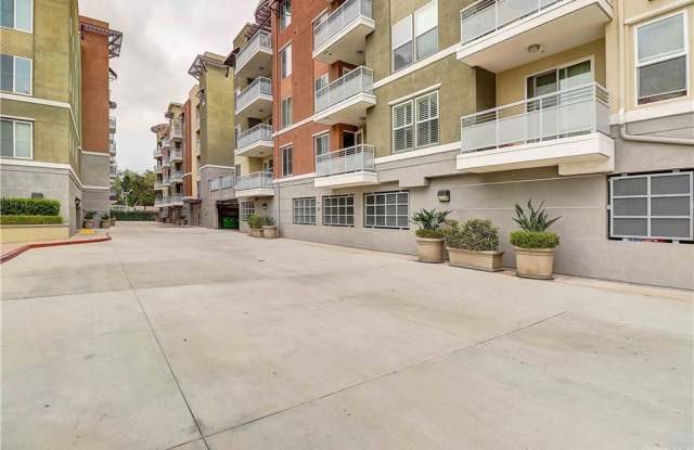 12668 Chapman Avenue Gallery 3