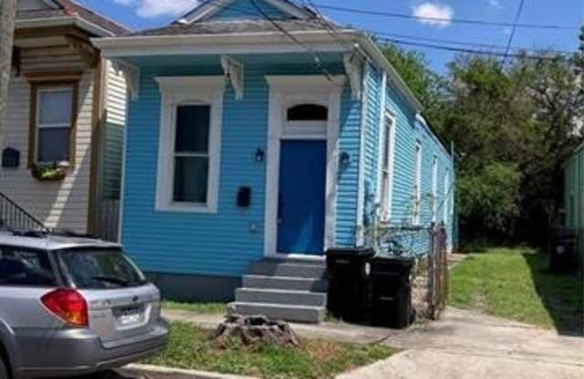 830 N DUPRE Street photos photos