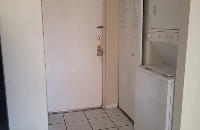 9380 West Flagler Street Gallery 2