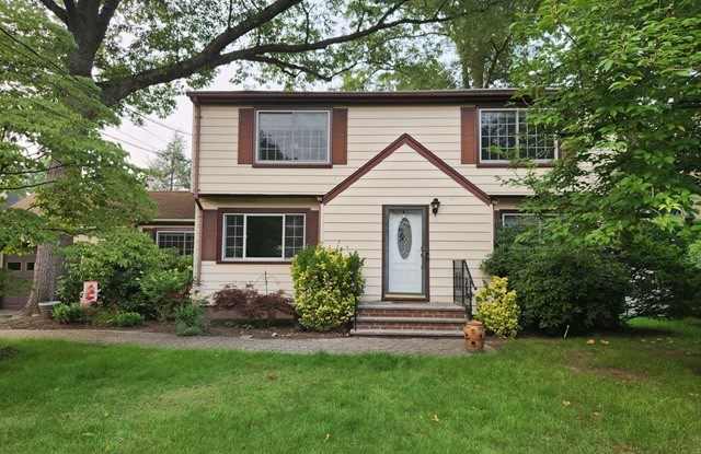 89 Legion Place - 89 Legion Place, Paramus, NJ 07652