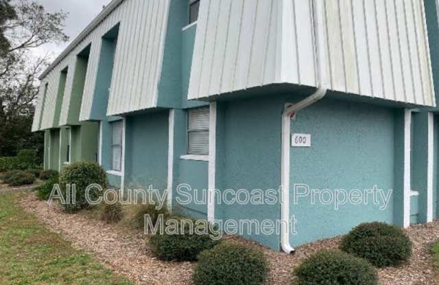 7601 35th St N photos photos