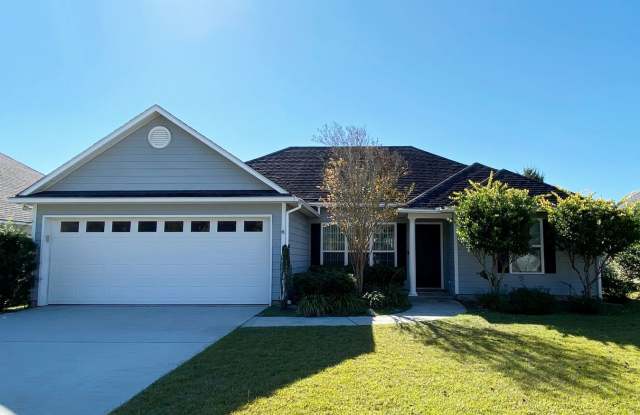 Modern 3BR/2.5BA Gem with 2-Car Garage and Pet-Friendly Yard in Valdosta! Gallery 1