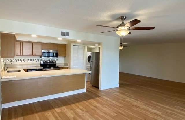 520 Orton Ave photos photos