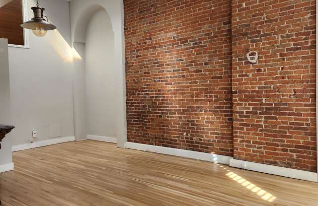 1744 Blake St. Gallery 4