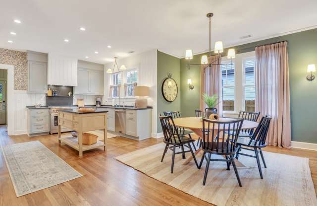 1319 E 41st St photos photos