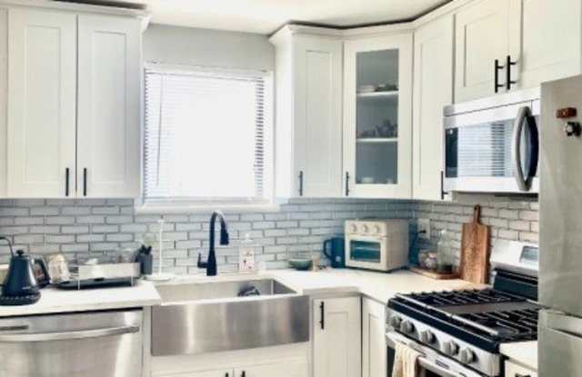 100 Lakeview Ave photos photos