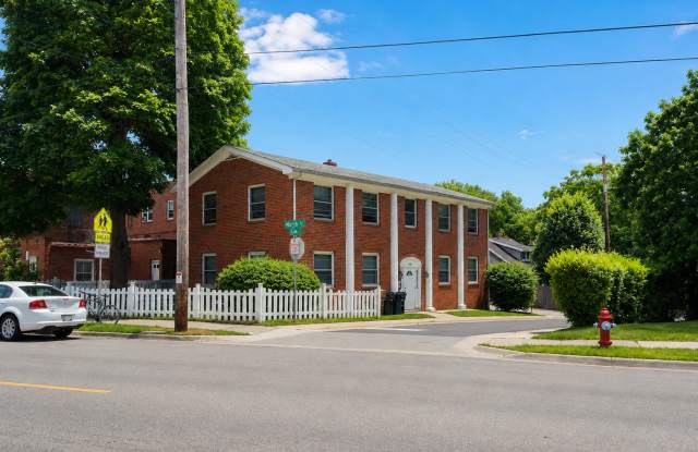 2BD 1BA Available SEPTEMBER FIRST! 2617 E Johnson, Apt D photos photos