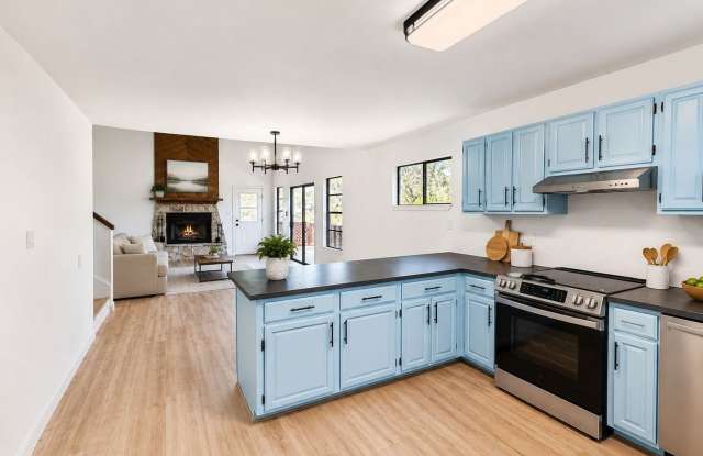277 RIVIERA DR Gallery 4