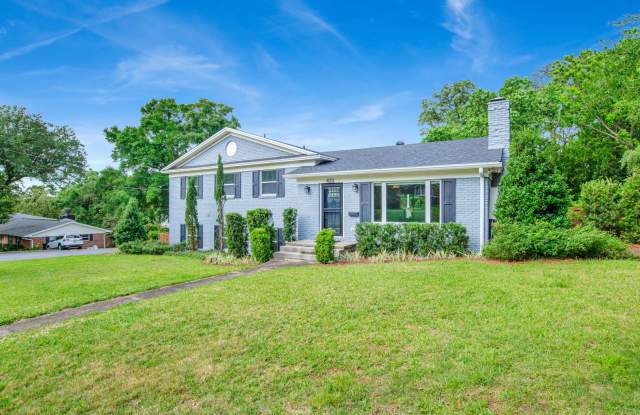 Charming 4 Bed/3 Bath Home between East Hill & Cordova Park Gallery 3