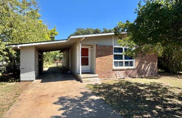 NOW AVAILABLE - 3 Bedroom home! photos photos