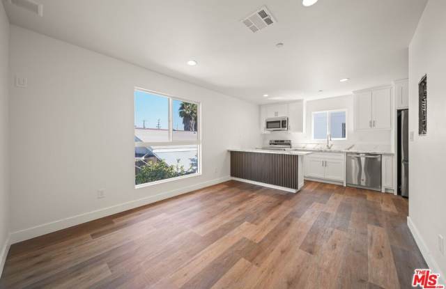 1057 N Wilton Pl - 1057 North Wilton Place, Los Angeles, CA 90038