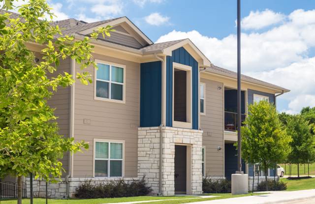 The Pointe at Ben White - Affordable Housing Gallery 3