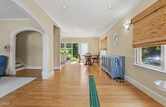 1528 Iredell Drive Gallery 4